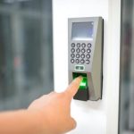 kelebihan sistem absensi kehadiran digital